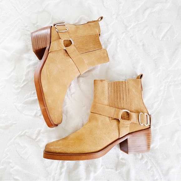 Sam Edelman Bellamie Ankle
Boot New $200 - Picture 8 of 11